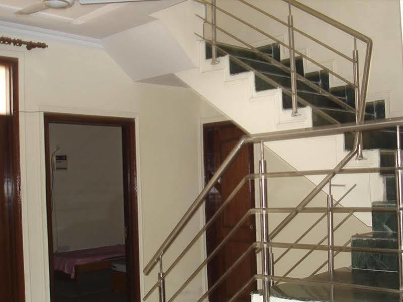 Laxmi House Hotel New Delhi Bagian luar foto
